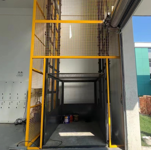 邵阳导轨式升降机助力物流园破解运输难题